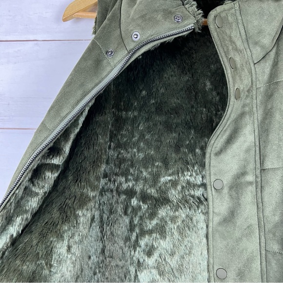 Tuckernuck Reversible Vest Large - Picture 5 of 7